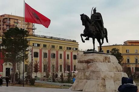 Adana Çıkışlı Kosovalı Büyük Balkan Air Albania ile Extra Turlar ve Akşam Yemekleri Dahil (OHD-SHK)